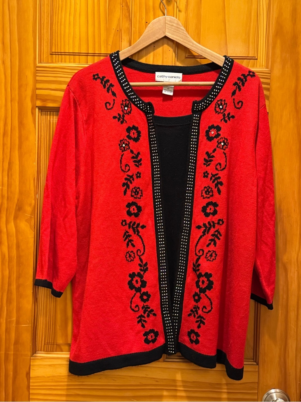 2x Red and black sweater
